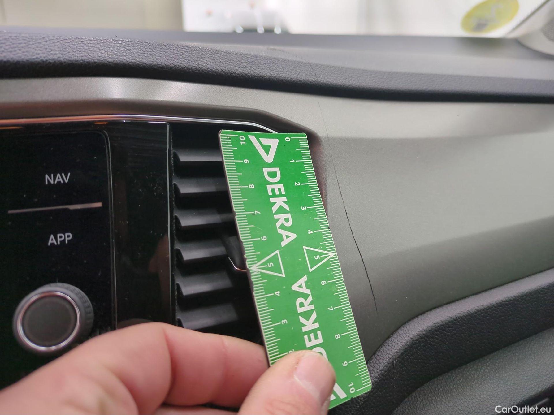  Volkswagen  T-ROC VOLKSWAGEN  / 2017 / 5P / SUV 2.0 TDI 150 LOUNGE BUSINESS DSG7 #2