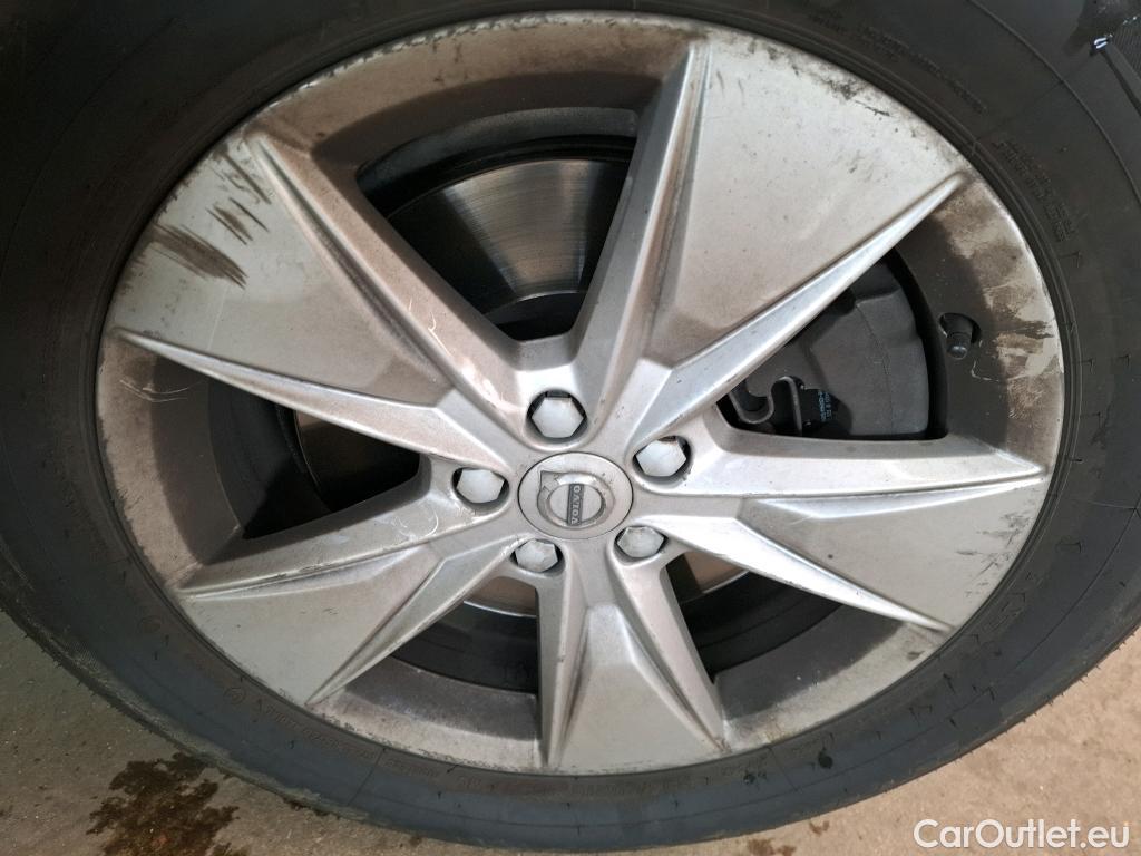  Volvo  XC60  Momentum Business 2WD 2.0 B4 195CV BVA8 E6d #17