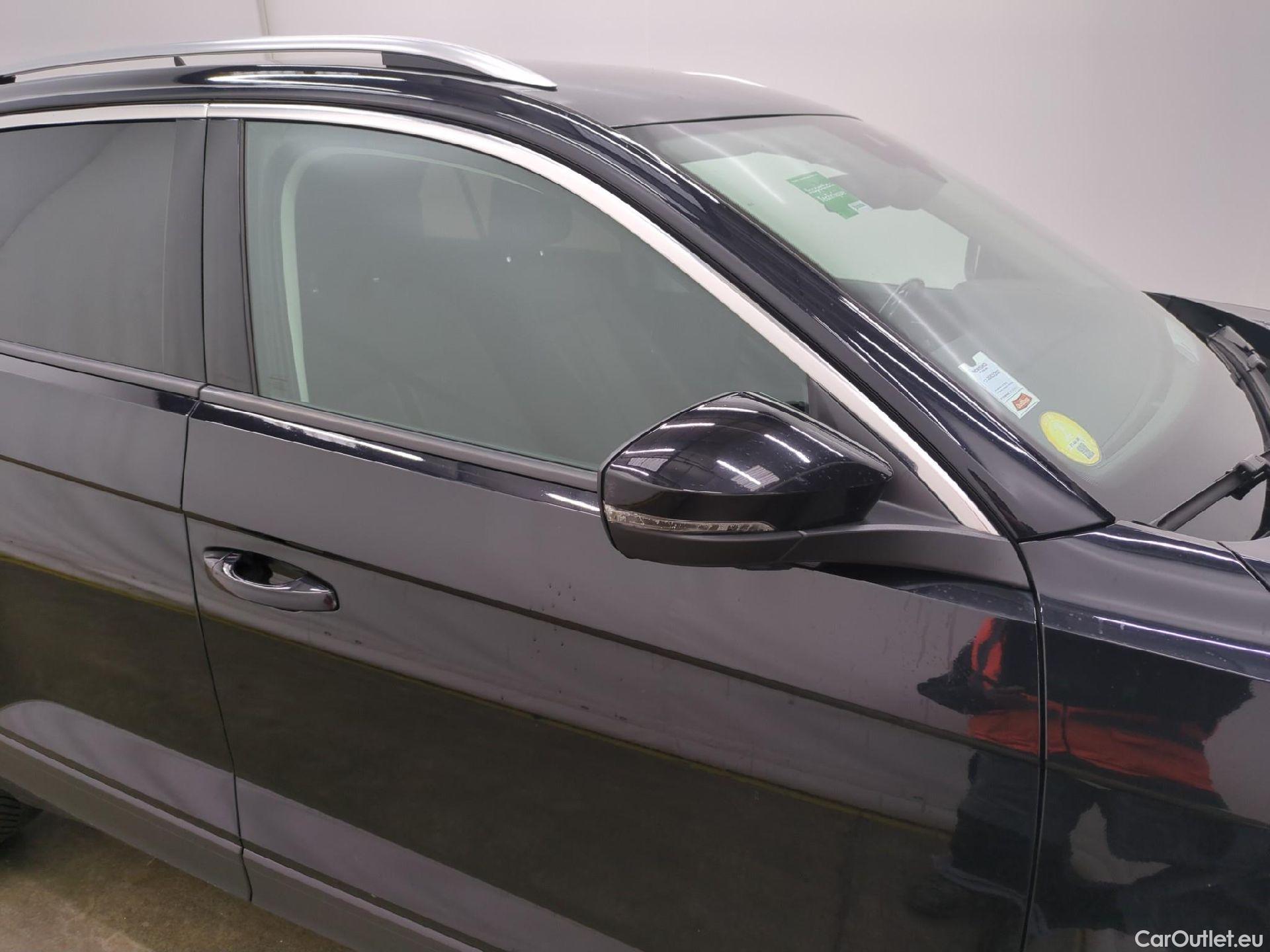  Volkswagen  T-ROC VOLKSWAGEN  / 2017 / 5P / SUV 2.0 TDI 150 LOUNGE BUSINESS DSG7 #38