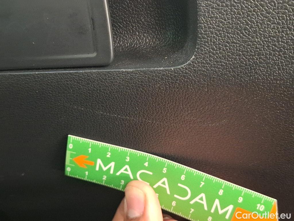  Volkswagen  Tiguan VOLKSWAGEN  / 2020 / 5P / SUV 2.0 TDI 150 DSG7 Life Business #9