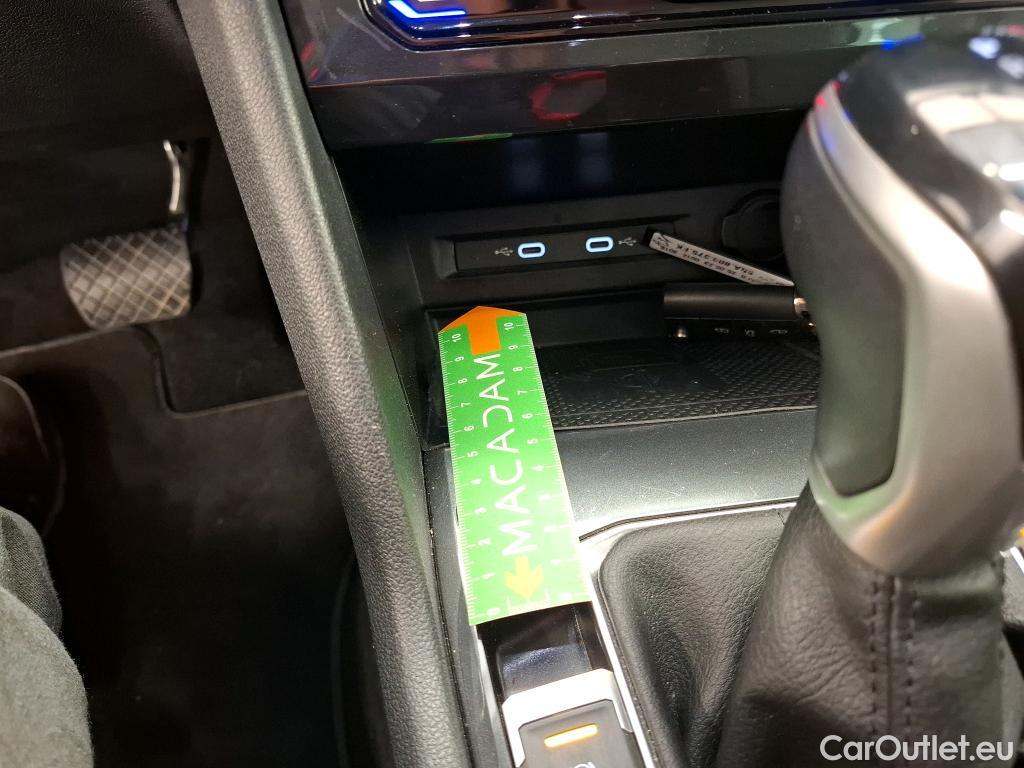  Volkswagen  Tiguan VOLKSWAGEN  / 2020 / 5P / SUV 2.0 TDI 150 DSG7 Life Business #32