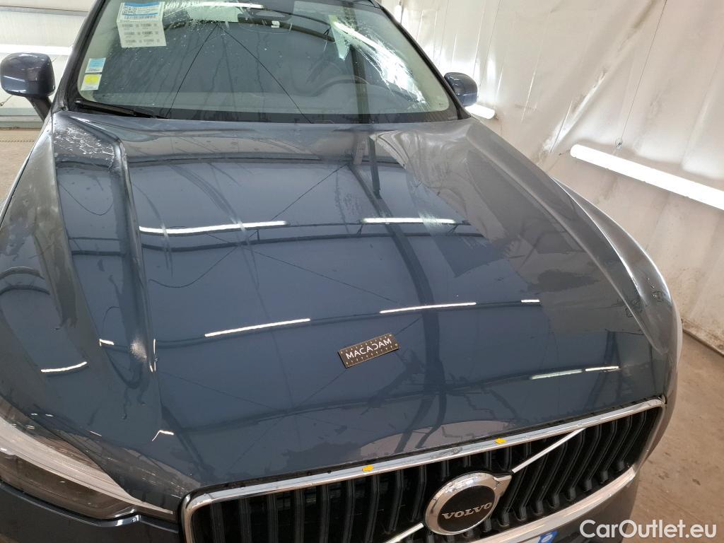  Volvo  XC60  Momentum Business 2WD 2.0 B4 195CV BVA8 E6d #1