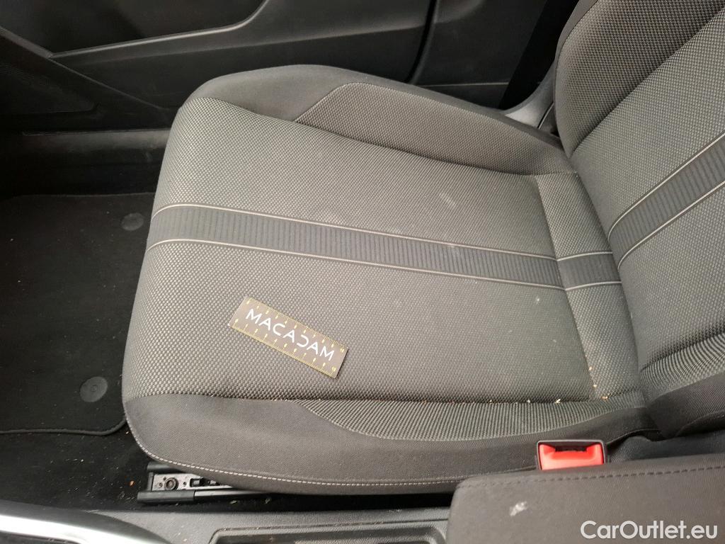  Volkswagen  T-ROC VOLKSWAGEN  / 2021 / 5P / SUV 2.0 TDI 150 LIFE PLUS DSG7 #13