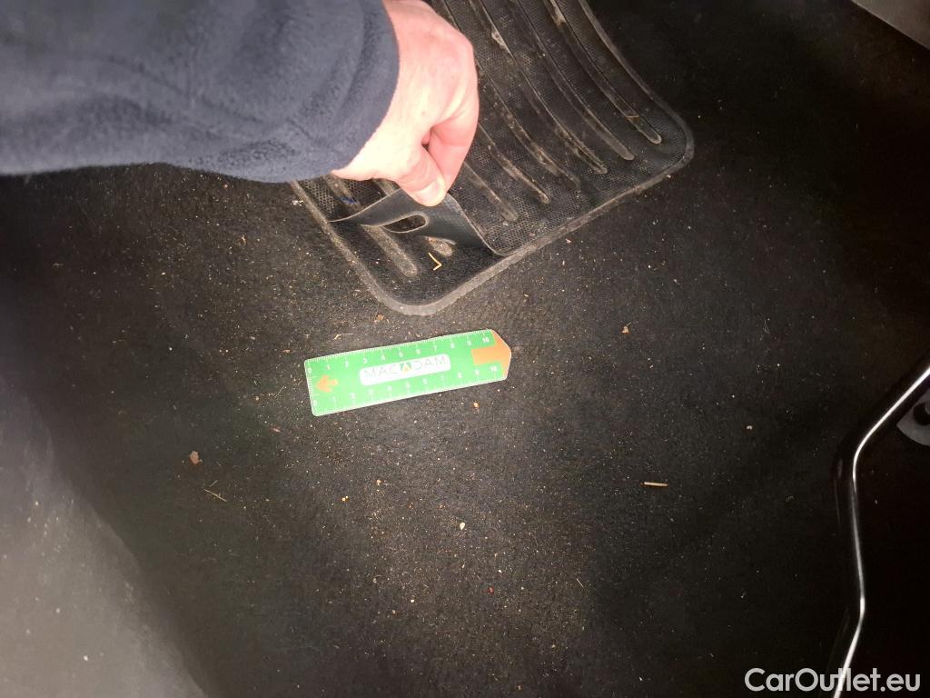  Peugeot  208  Affaire Premium Pack 1.5 HDi 100CV BVM5 E6dT #24