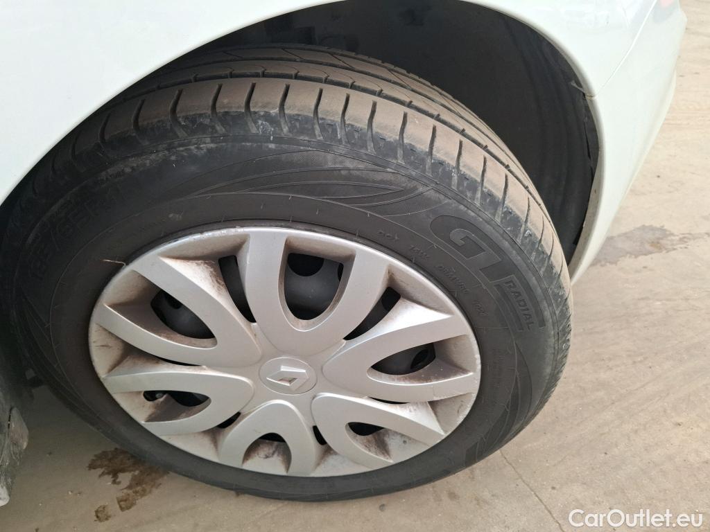  Renault  Clio  IV Air MediaNav 1.5 dCi 90CV BVM5 E6 #24