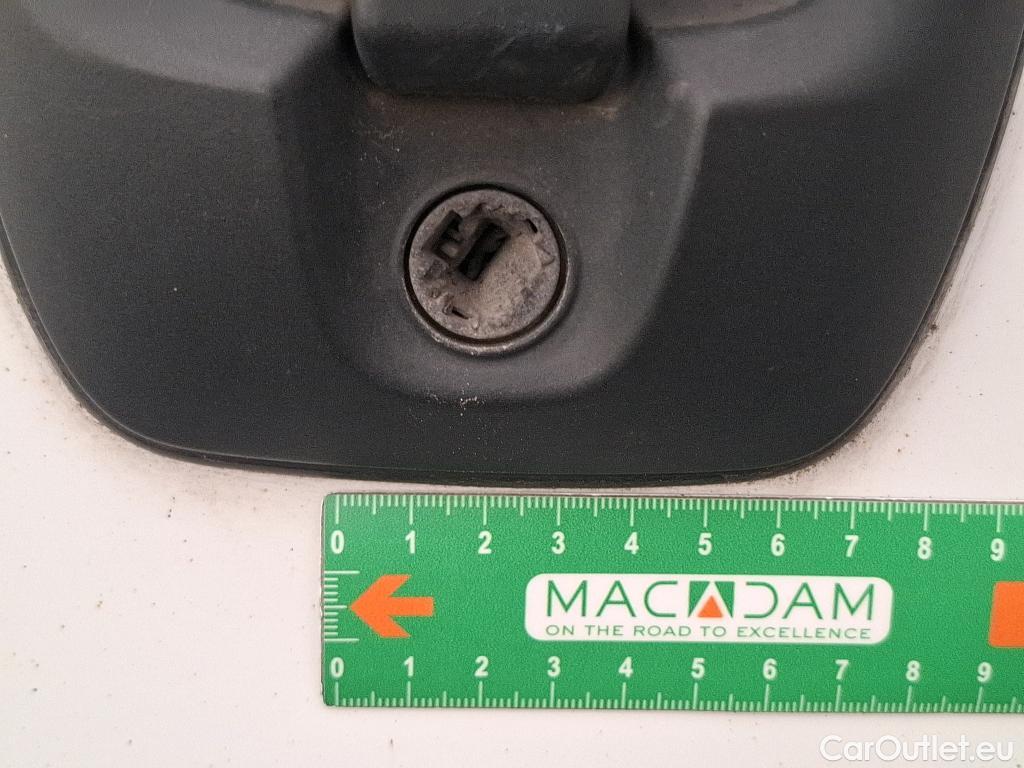  Iveco  Daily IVECO  / 2014 / 4P / Fourgon tôlé 3.0 35S14NA8 V11 H2 3520 B POWER #2