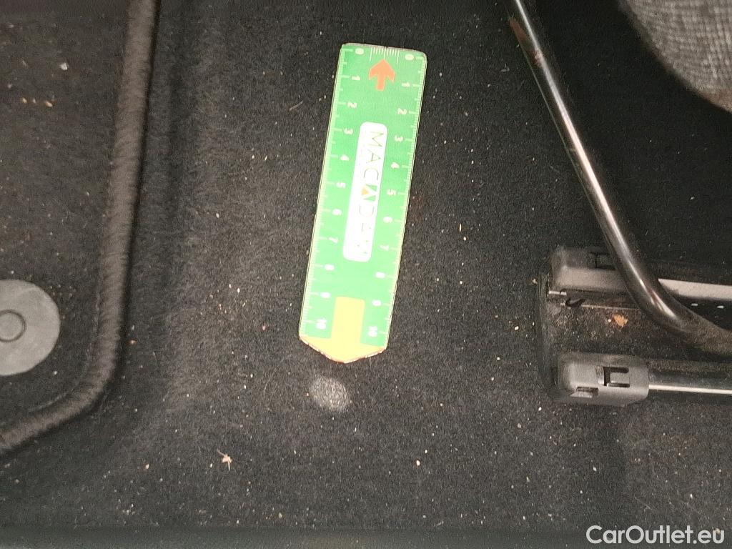  Peugeot  208  (e-) Active Business R 50kWh BVA / TRANSFO VP/VF #9