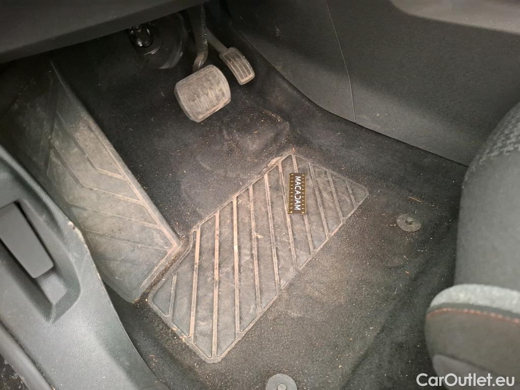  Peugeot  3008  Active Pack 1.5 HDi 130CV BVA8 E6d #42