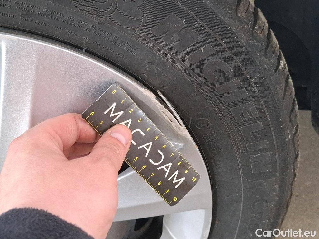  Peugeot  208  Affaire Pro 1.6 HDi 75CV BVM5 E6 #48