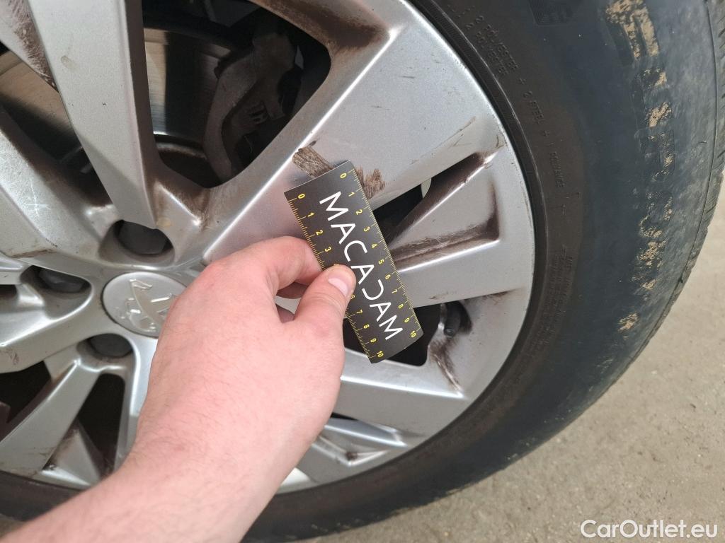  Peugeot  3008  Active Pack 1.5 HDi 130CV BVA8 E6d #36