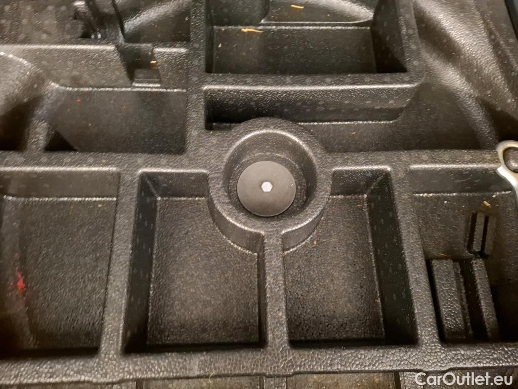  Jeep  Patriot Renegade / 2018 / 5P / SUV 1.3 TURBO T4 190PS 4XE LIMITED
 #32