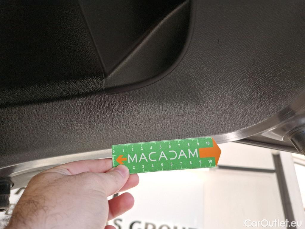  Peugeot  2008  Allure Pack 1.5 HDi 110CV BVM6 E6d #9