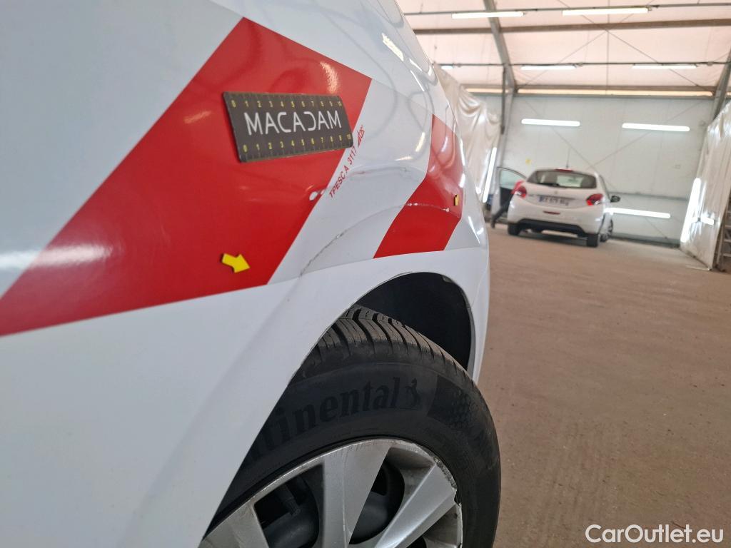  Peugeot  208  Affaire Pro 1.6 HDi 75CV BVM5 E6 #9