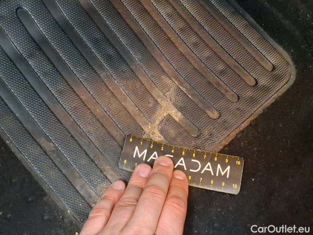  Peugeot  208  Affaire Pro 1.6 HDi 75CV BVM5 E6 #39