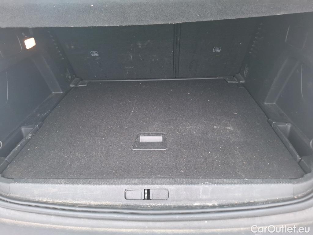  Peugeot  3008  Active Pack 1.5 HDi 130CV BVA8 E6d #47