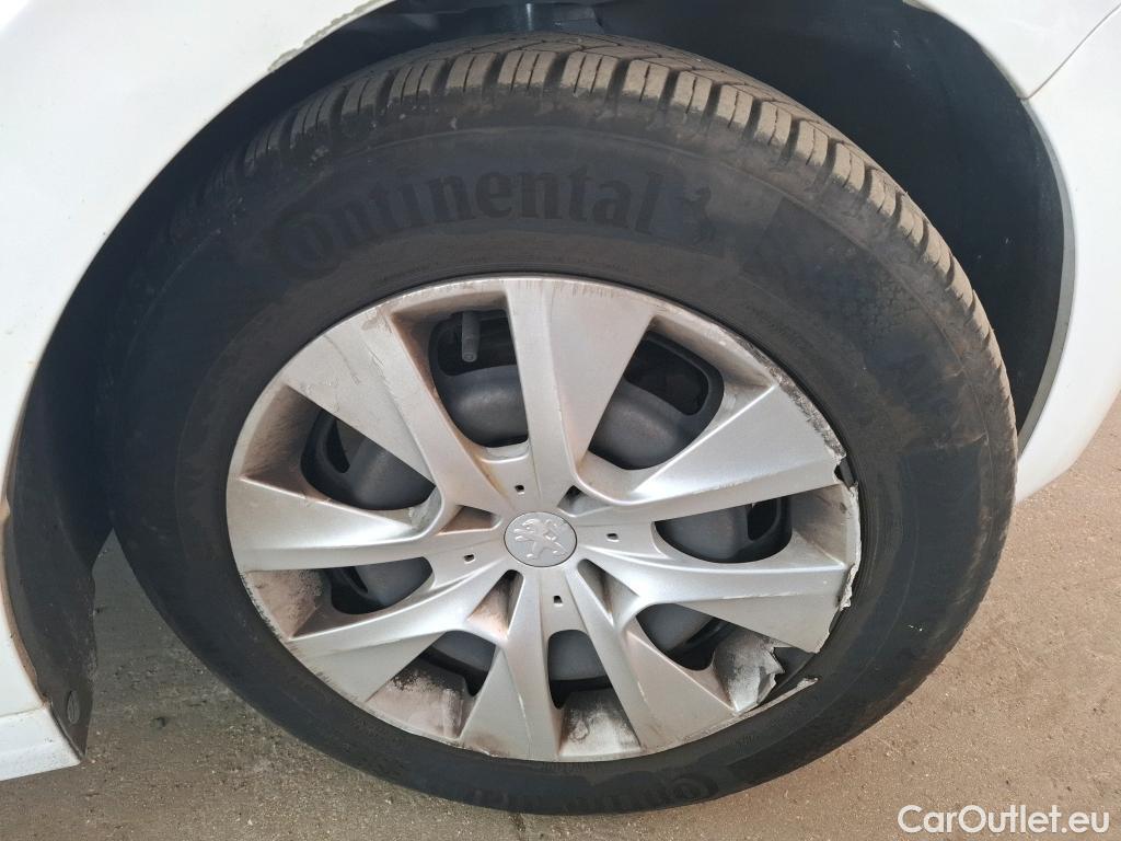  Peugeot  208  Affaire Pro 1.6 HDi 75CV BVM5 E6 #50