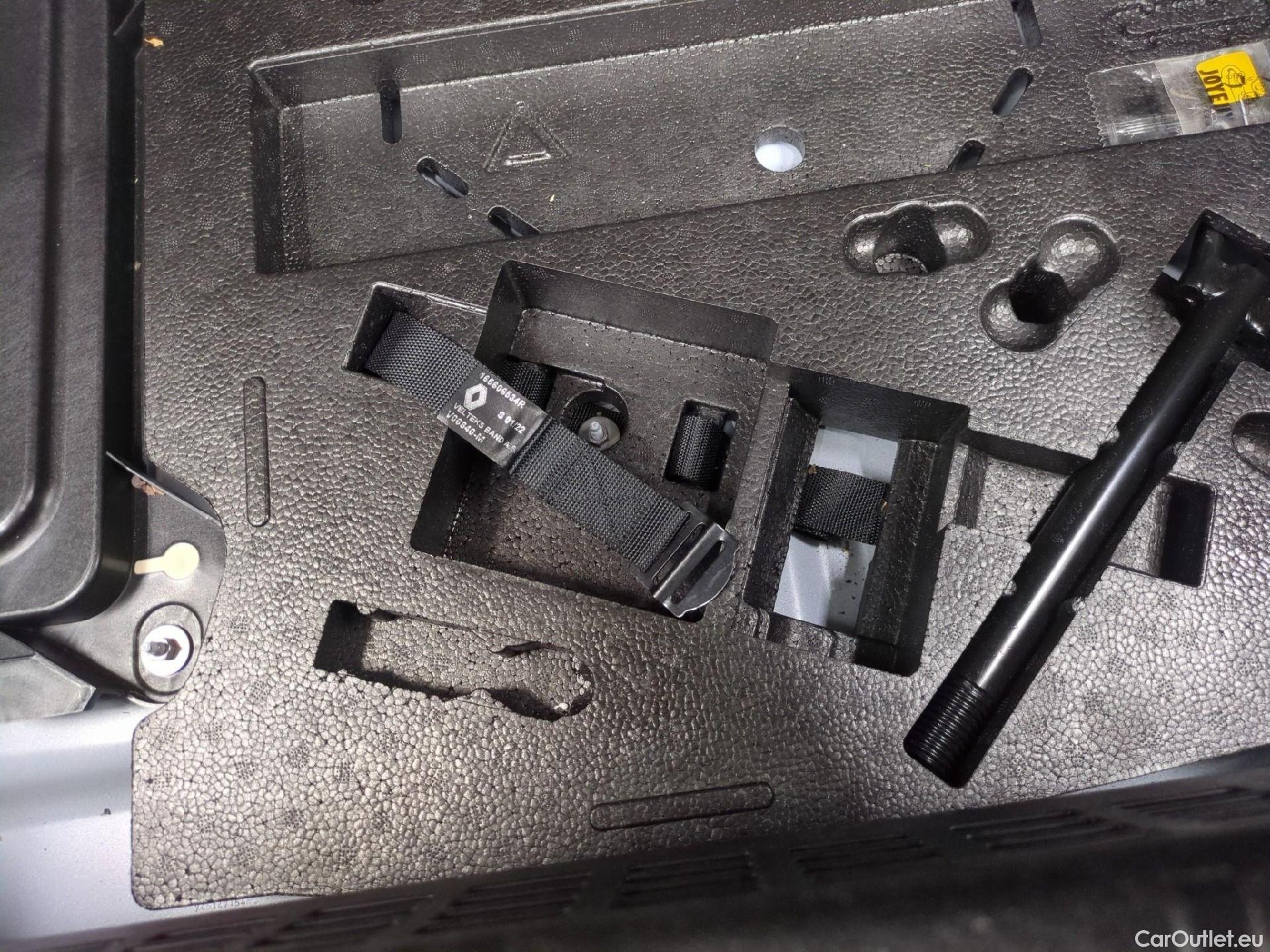  Renault  Clio  V Business 1.6 E-TECH Hybrid 140CV BVA6 E6d #16