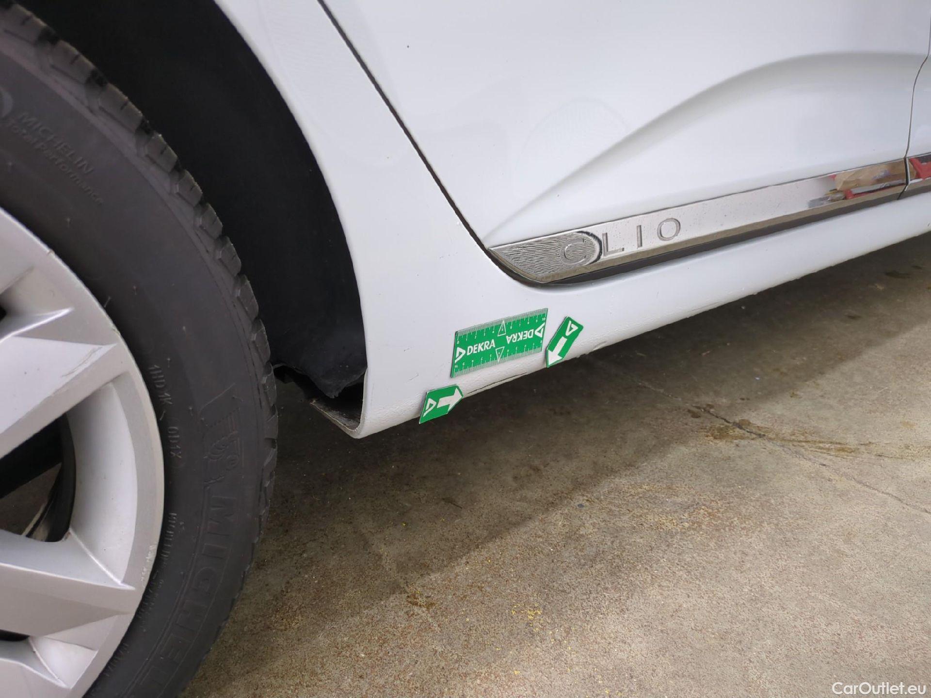  Renault  Clio  V Business 1.6 E-TECH Hybrid 140CV BVA6 E6d #24