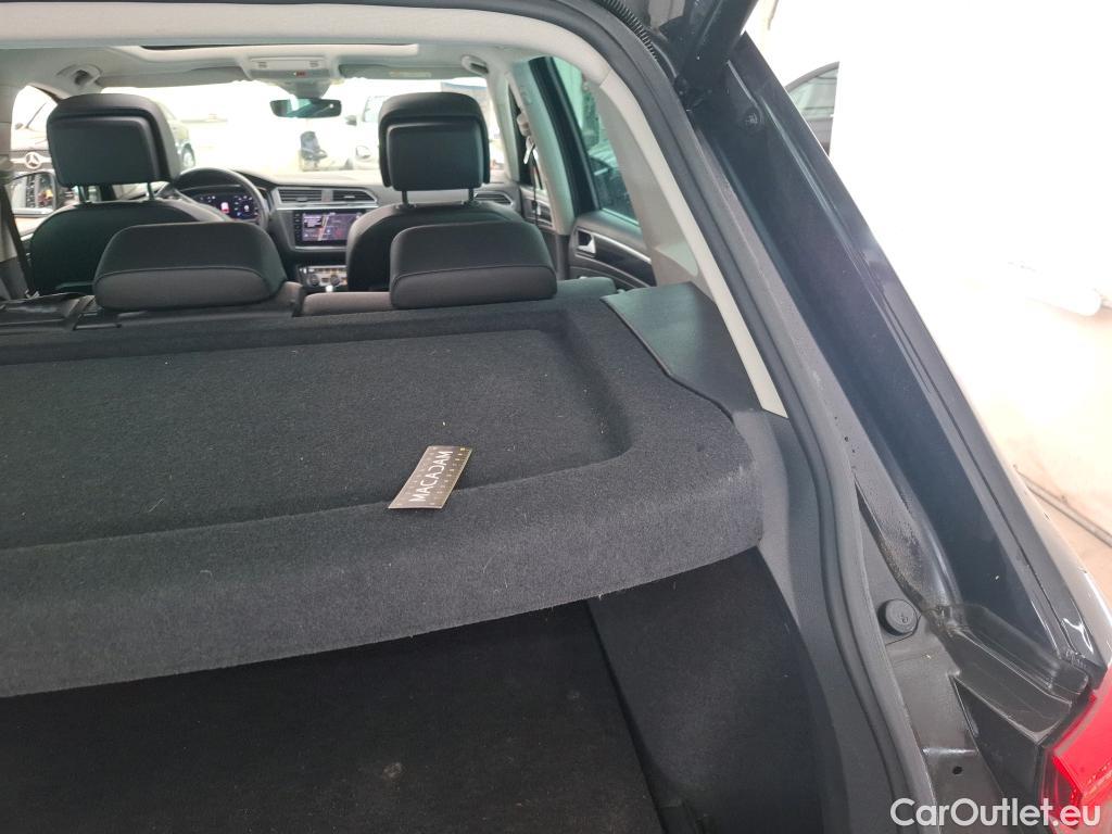  Volkswagen  Tiguan VOLKSWAGEN  5p SUV 2.0 TDI 150 DSG7 Carat Exclusive #30