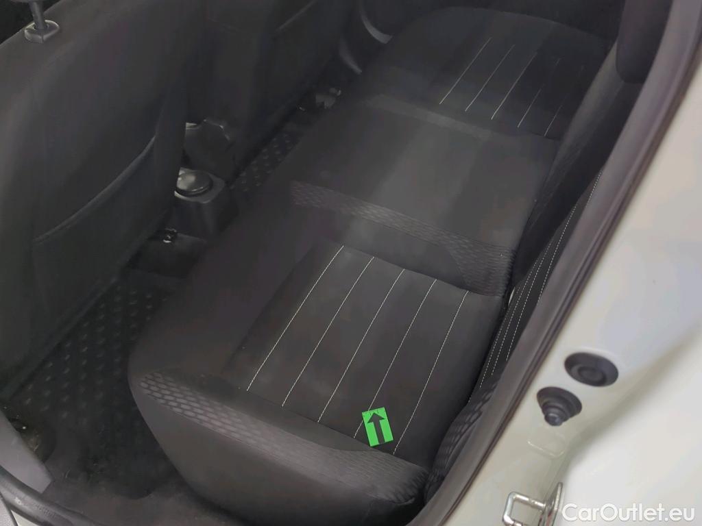  Dacia  Logan 0.9 TCe 90CP Laureate_Groupama #9