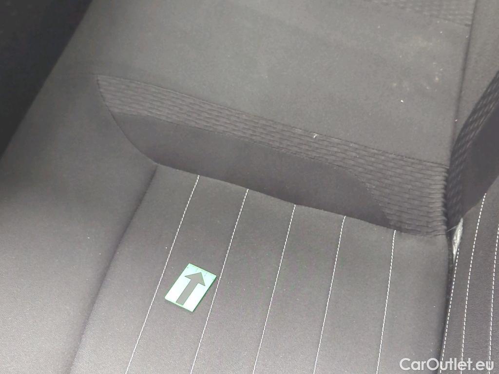  Dacia  Logan 0.9 TCe 90CP Laureate_Groupama #30