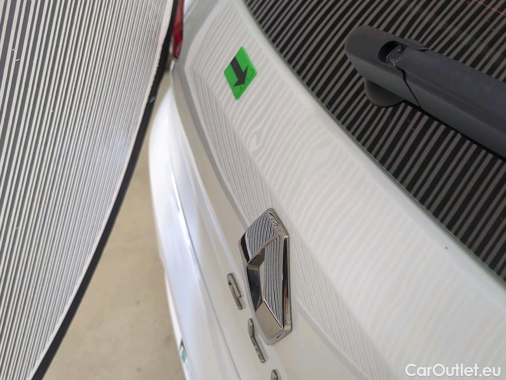  Renault  Clio 1.6 E-Tech 145CP Zen Auto #6