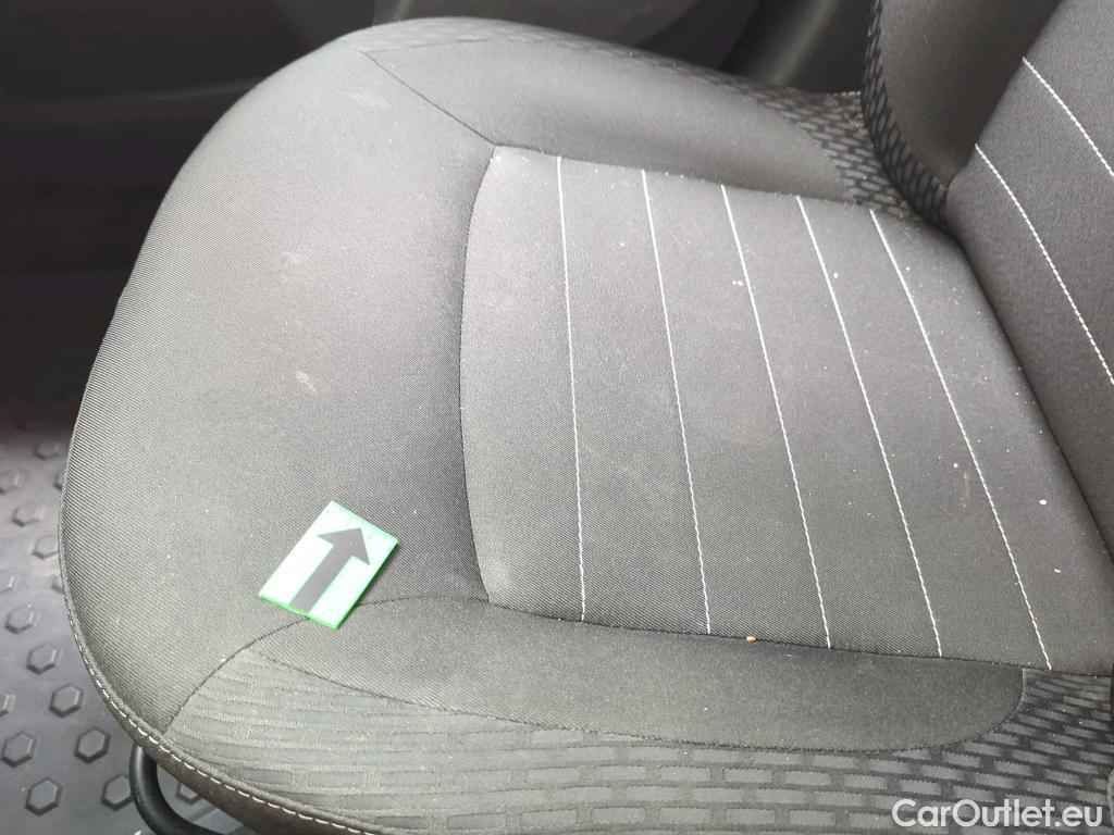  Dacia  Logan 0.9 TCe 90CP Laureate_Groupama #40