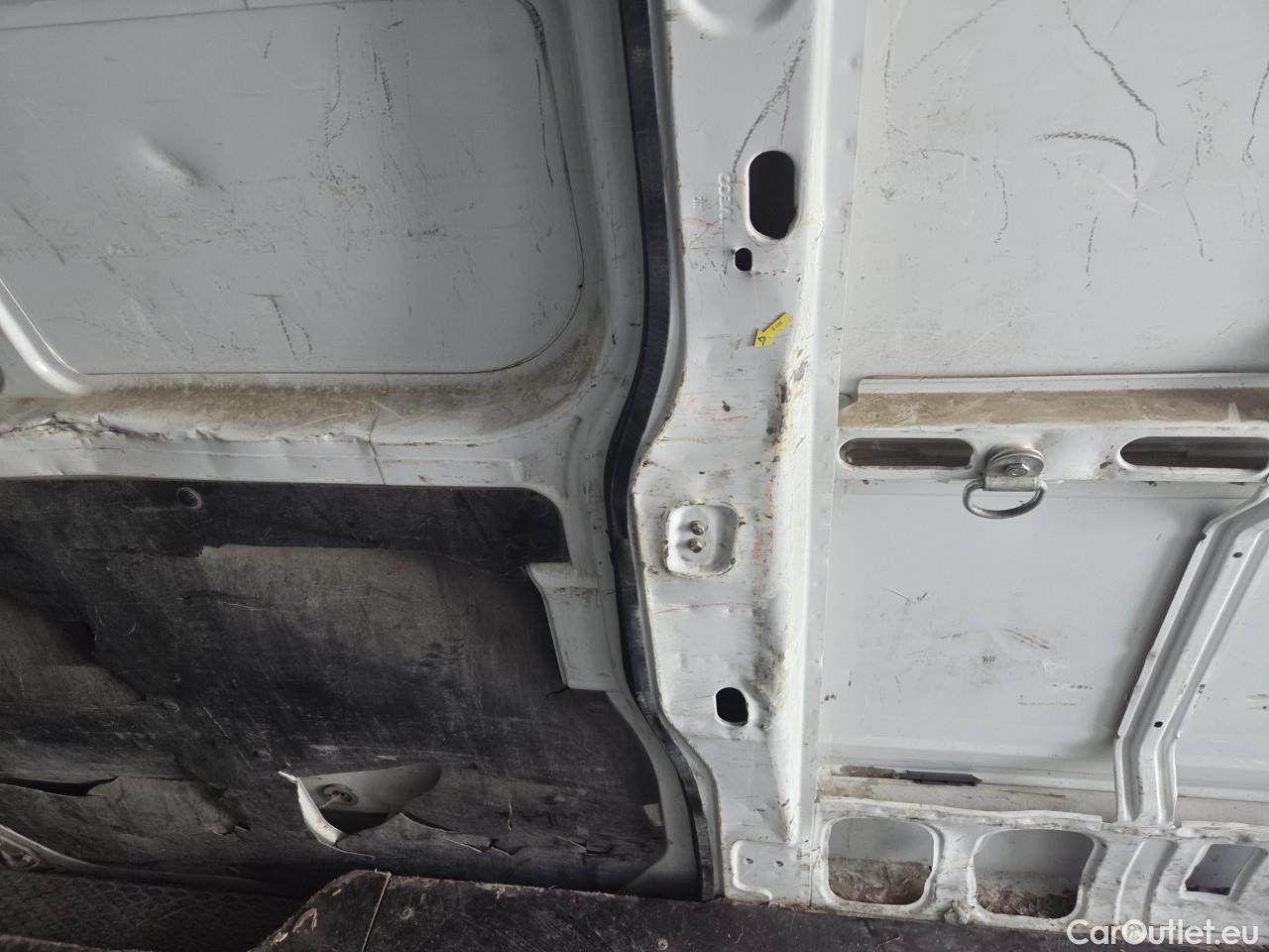  Iveco  Daily 2.3 35C14H 136HP 4x2 18mc #121