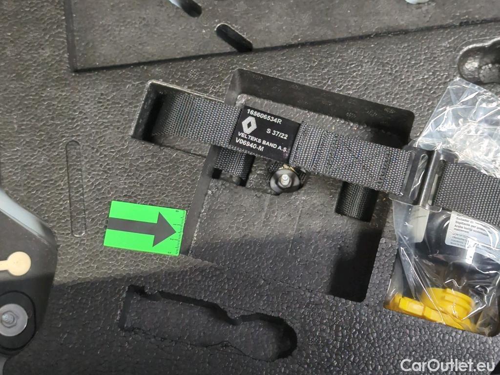  Renault  Clio 1.6 E-Tech 145CP Zen Auto #12