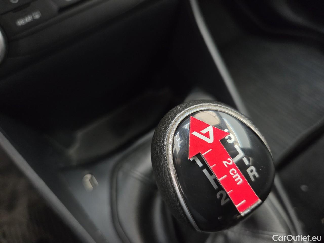  Ford  Fiesta 1.1 75CP Trend #72