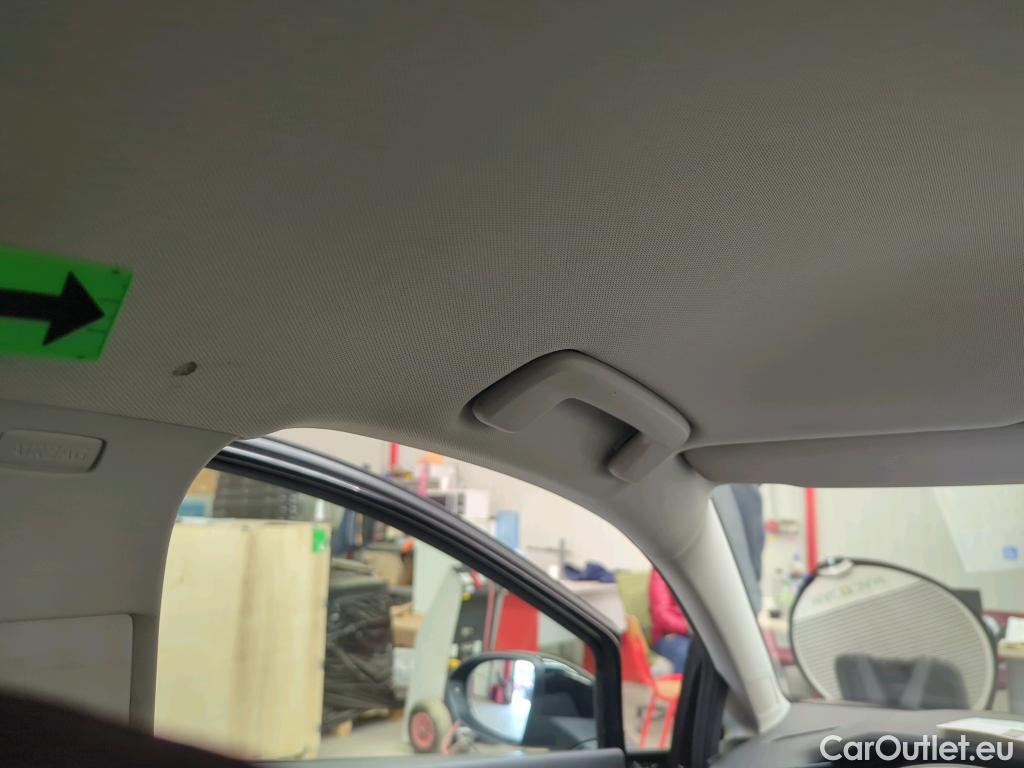  Volkswagen  Golf  Life 2.0 TDI DSG #1