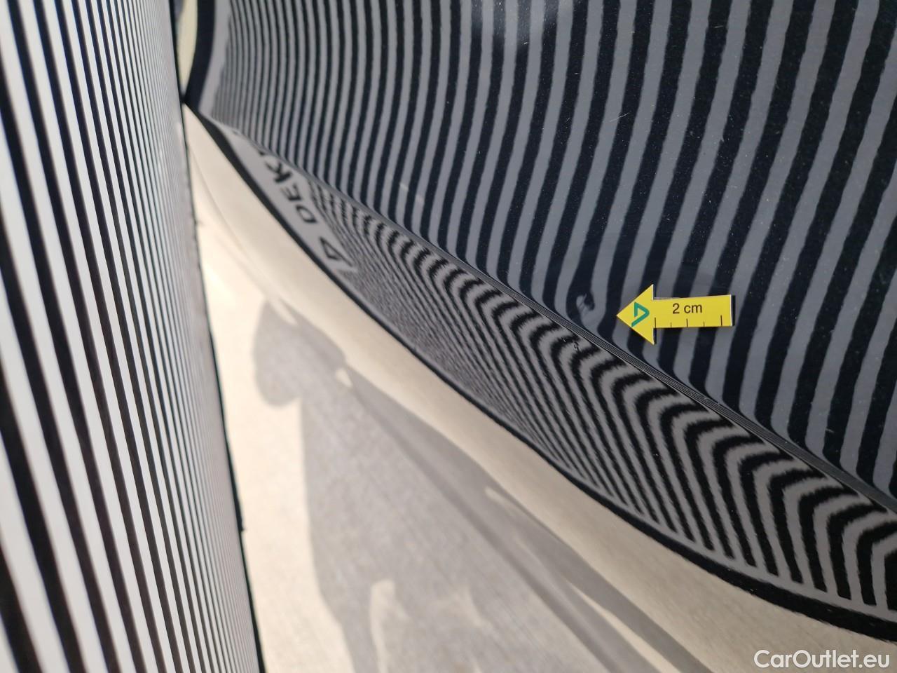  Volkswagen  Golf  Life 1.0 TSI #40