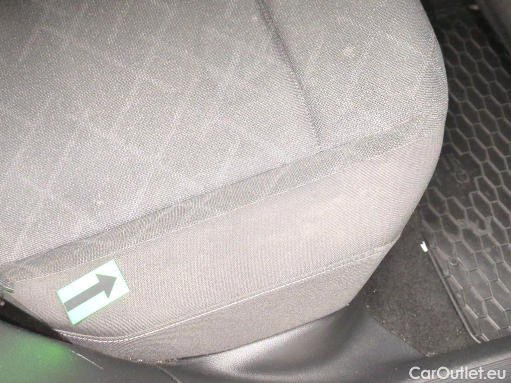  Volkswagen  Golf  Life 2.0 TDI DSG #34