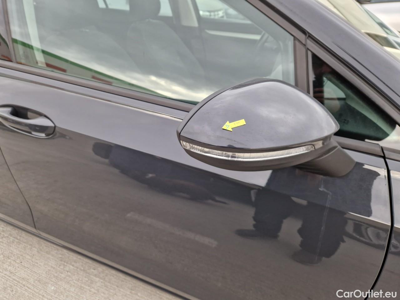  Volkswagen  Golf  Life 1.0 TSI #12