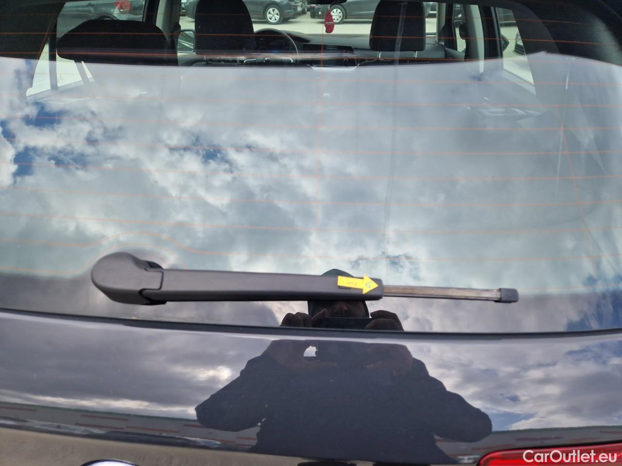  Volkswagen  Golf  Life 1.0 TSI #56