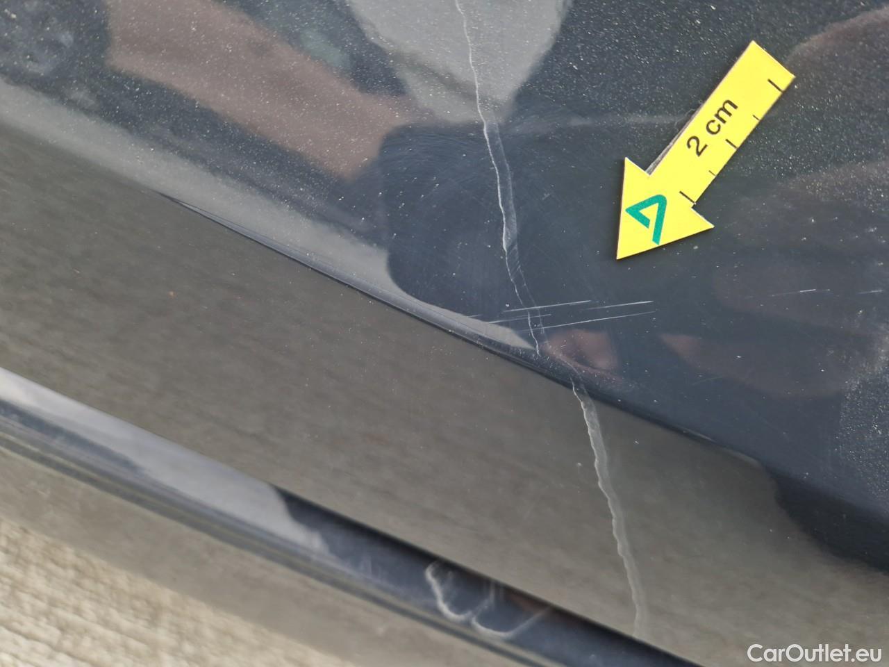  Volkswagen  Golf  Life 1.0 TSI #1