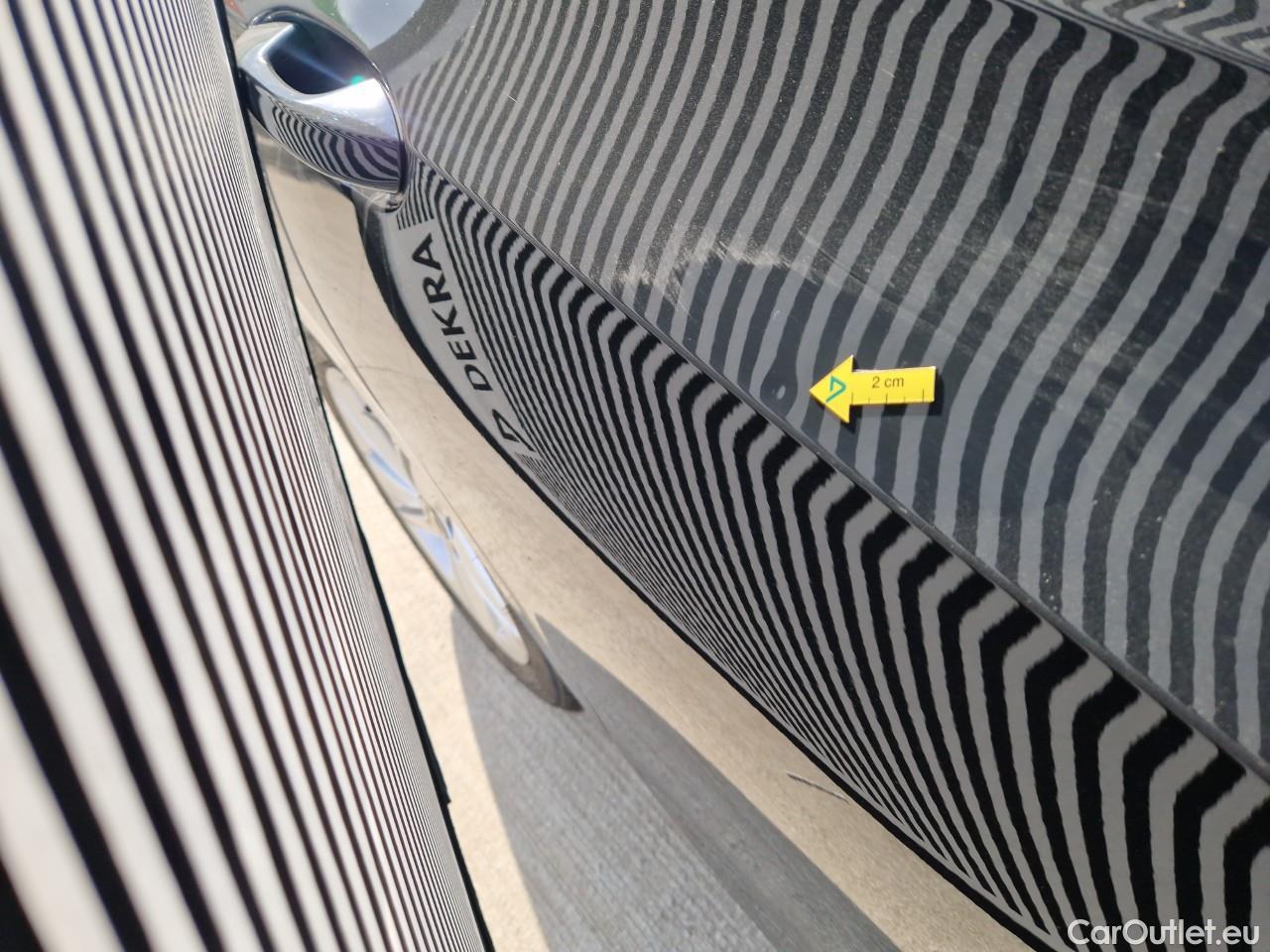  Volkswagen  Golf  Life 1.0 TSI #22