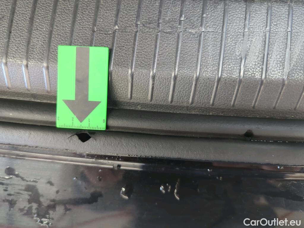  Volkswagen  Golf  Life 2.0 TDI DSG #30