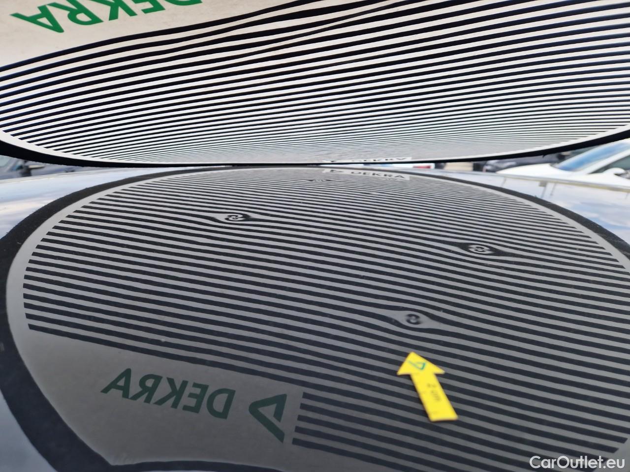  Volkswagen  Golf  Life 1.0 TSI #43