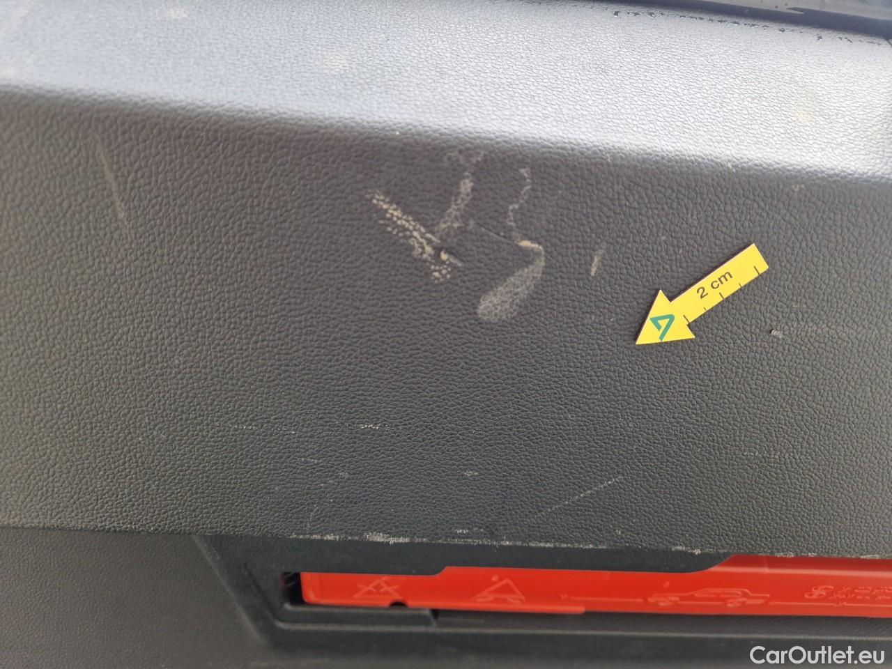  Volkswagen  Golf  Life 1.0 TSI #53