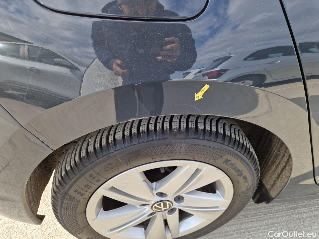  Volkswagen  Golf  Life 1.0 TSI #30