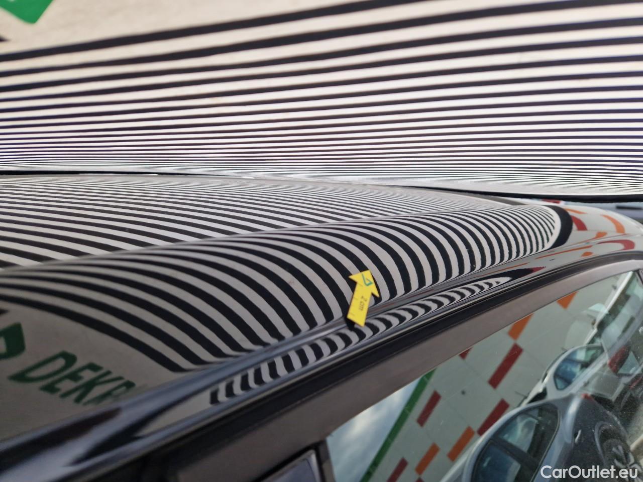  Volkswagen  Golf  Life 1.0 TSI #42