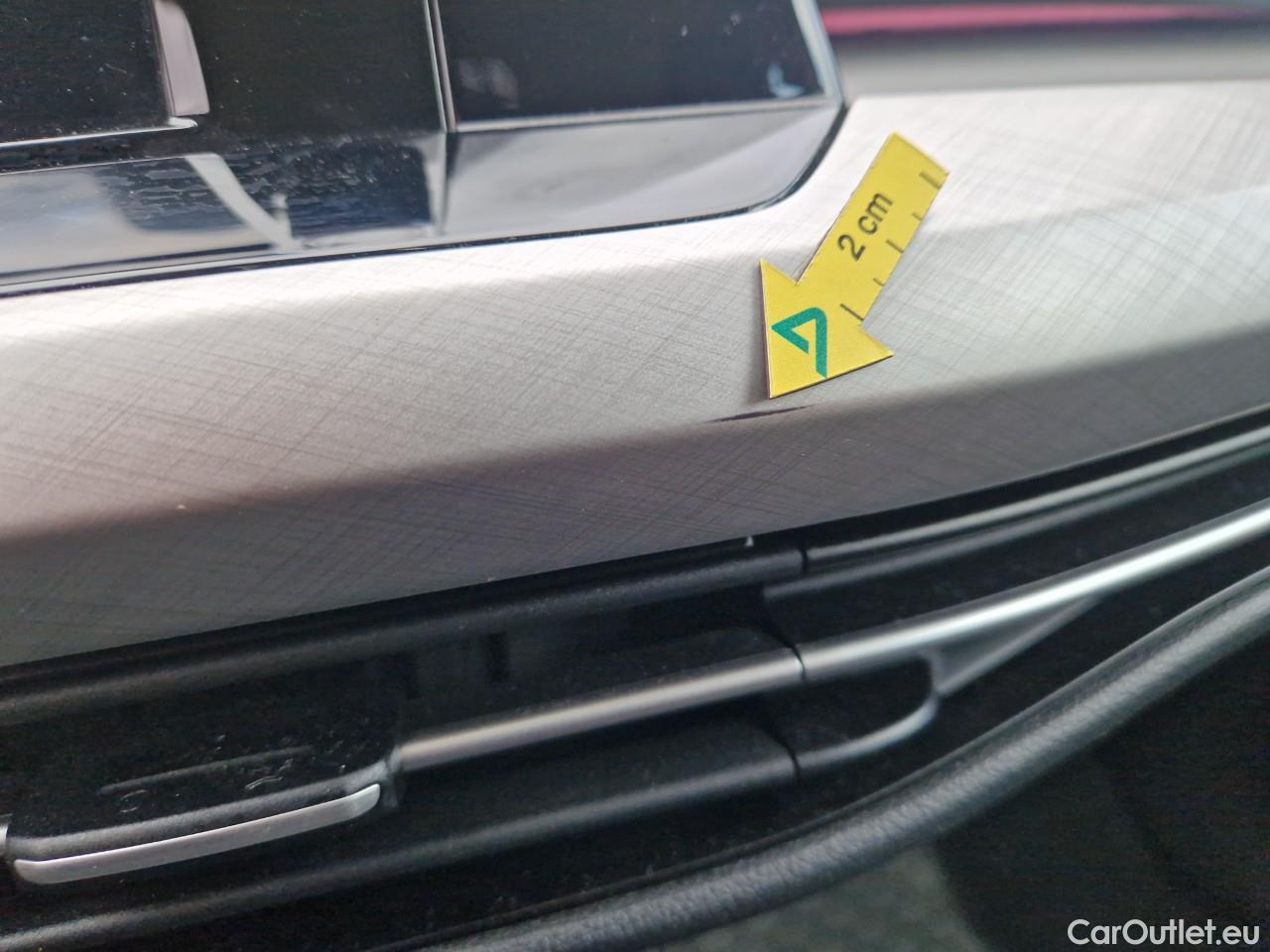  Volkswagen  Golf  Life 1.0 TSI #49