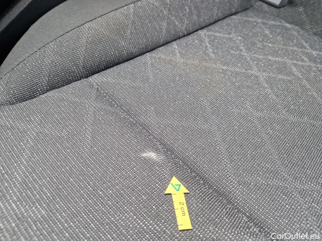  Volkswagen  Golf  Life 1.0 TSI #47