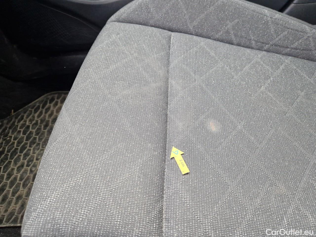  Volkswagen  Golf  Life 1.0 TSI #49