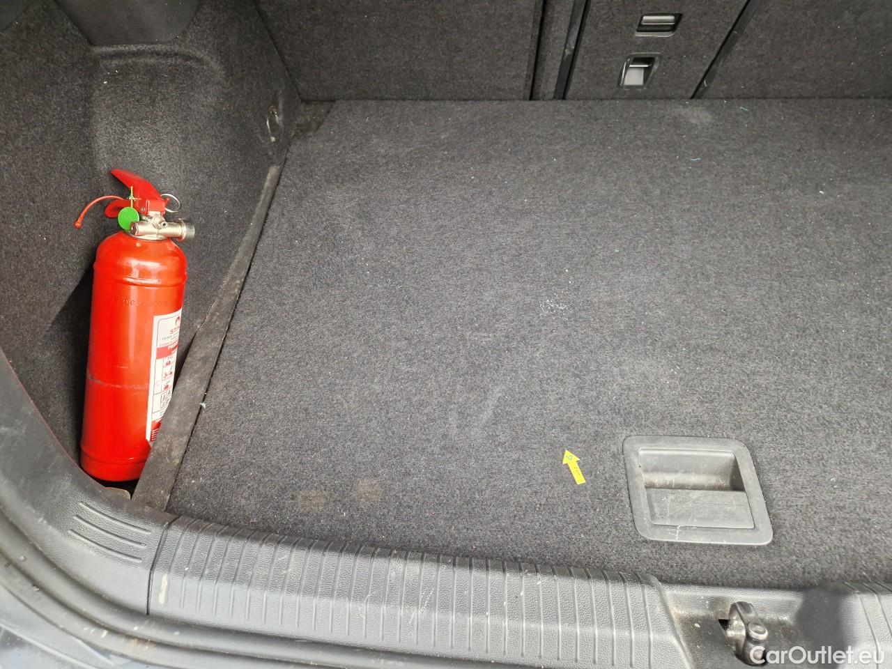  Volkswagen  Golf  Life 1.0 TSI #55