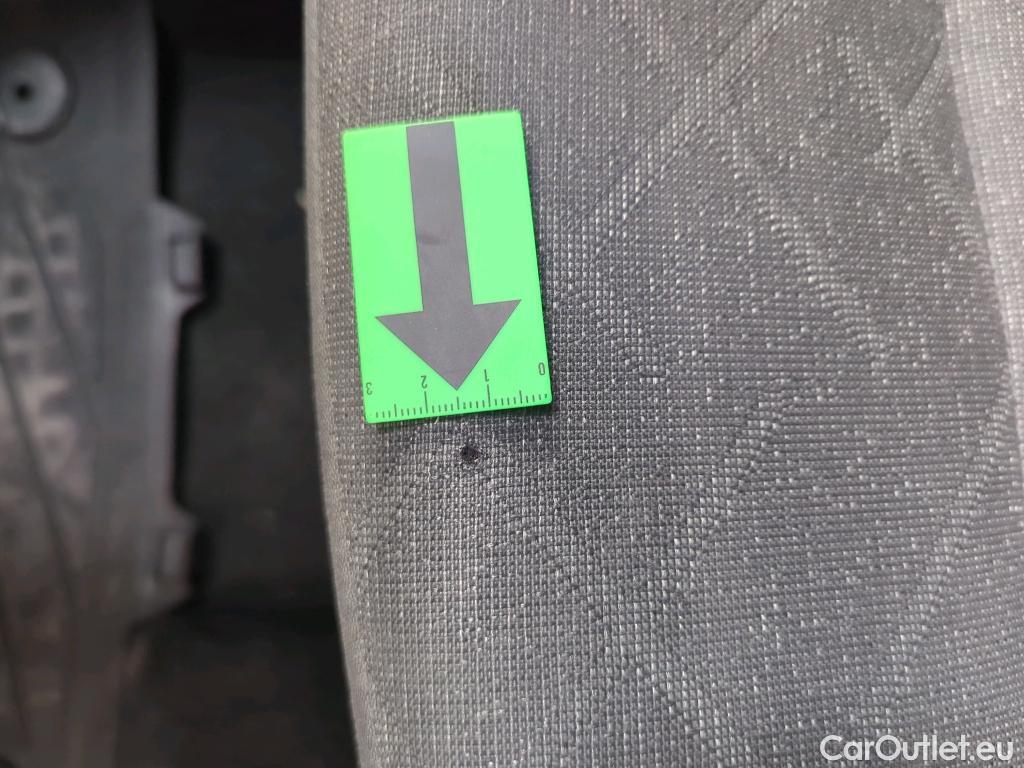  Volkswagen  Golf  Life 2.0 TDI DSG #4