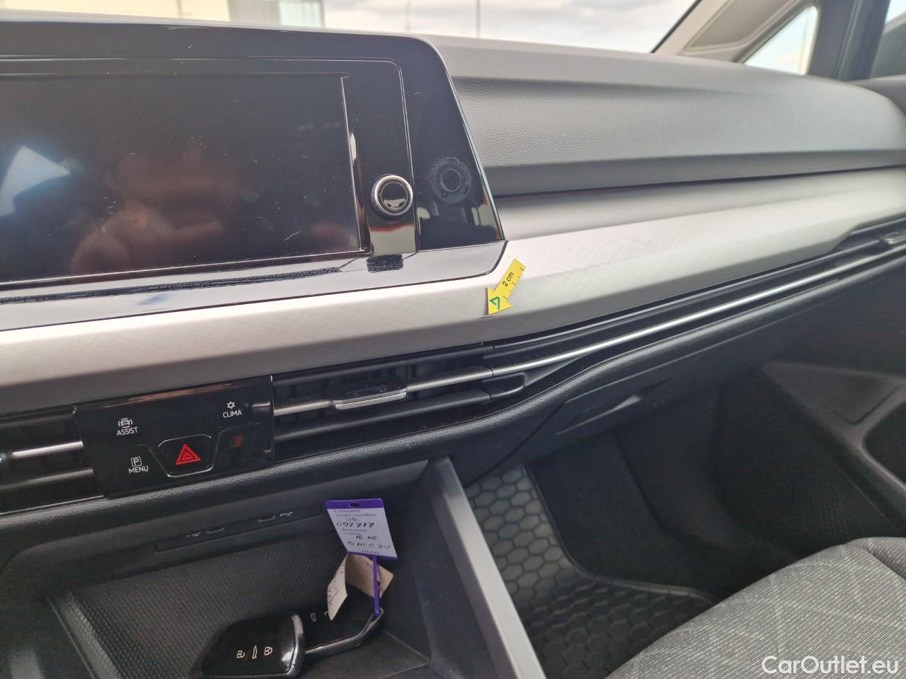  Volkswagen  Golf  Life 1.0 TSI #50