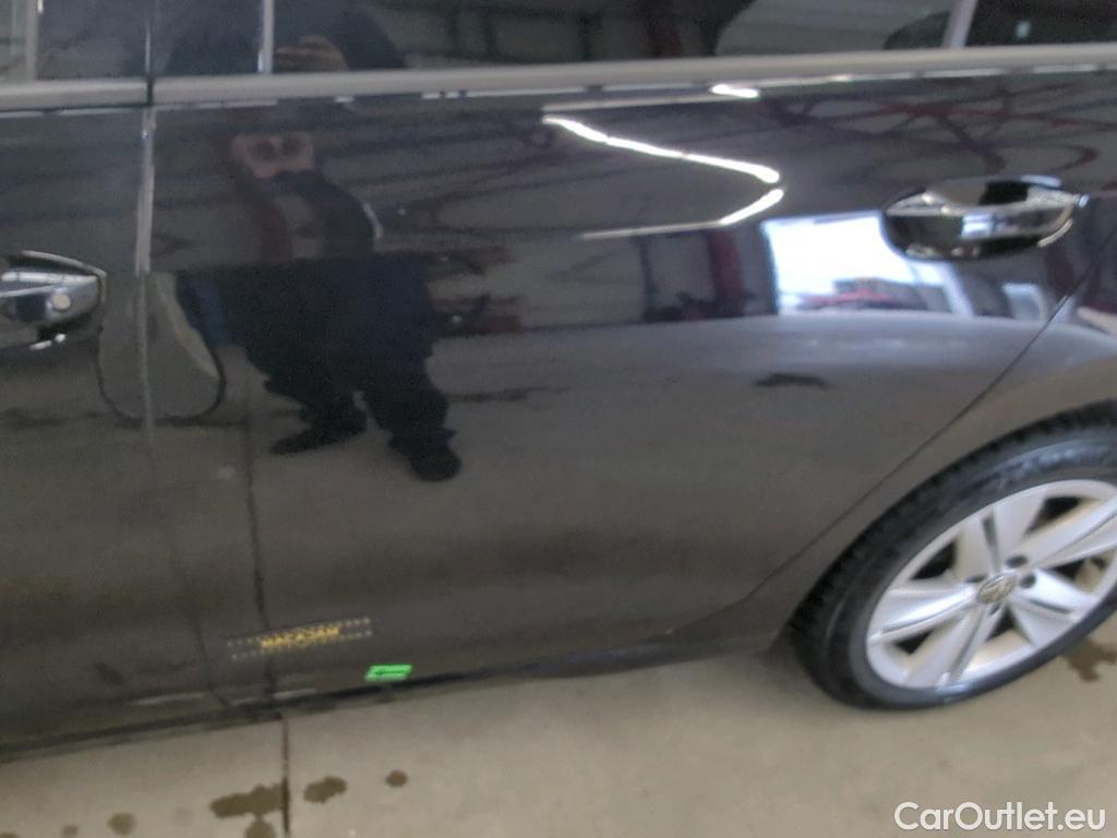  Volkswagen  Golf  Life 2.0 TDI DSG #19