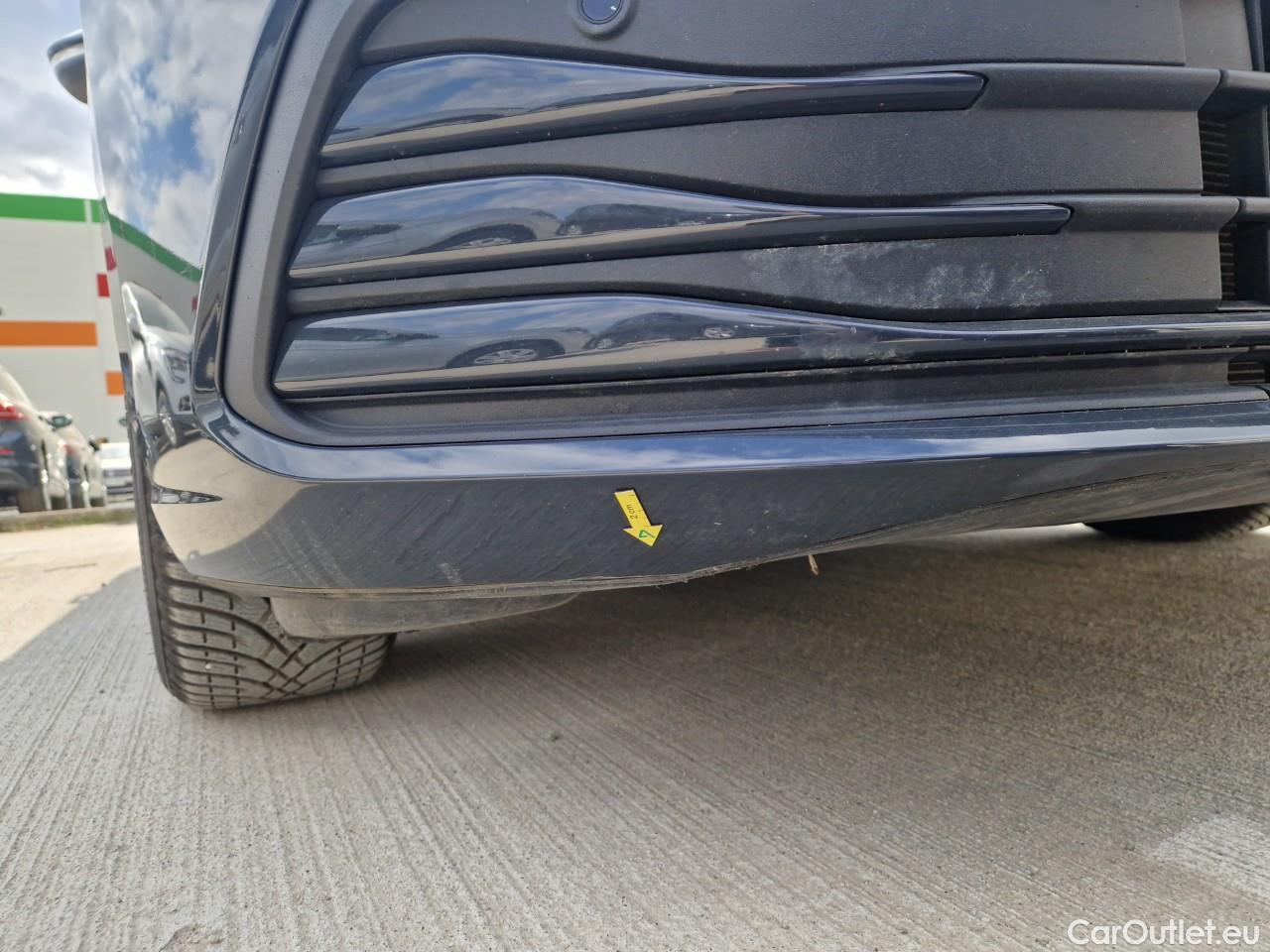  Volkswagen  Golf  Life 1.0 TSI #10